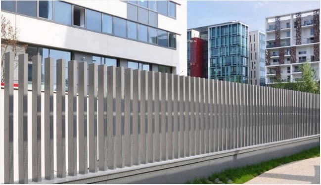 <p><span style="font-size: 14pt;">CLOTURE BARREAUDÉE VERTICALIA</span></p>
