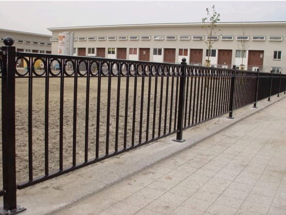 <p><span style="font-size: 18pt;">CLOTURE BARREAUDÉE RONDO</span></p>
